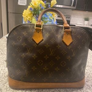 Louis Vuitton Alma PM